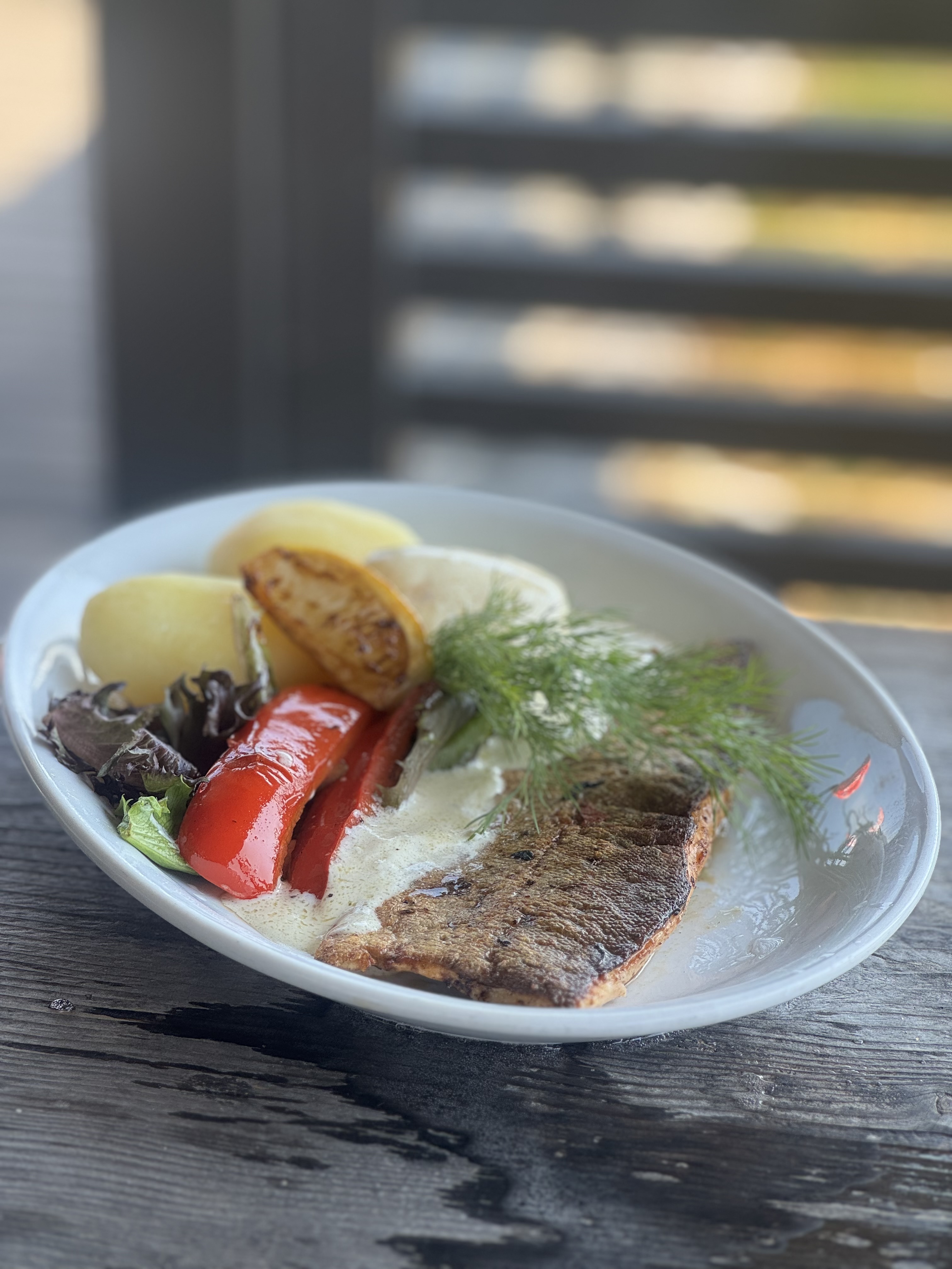 Ugnsbakad laxfilé på Sundbro Krog